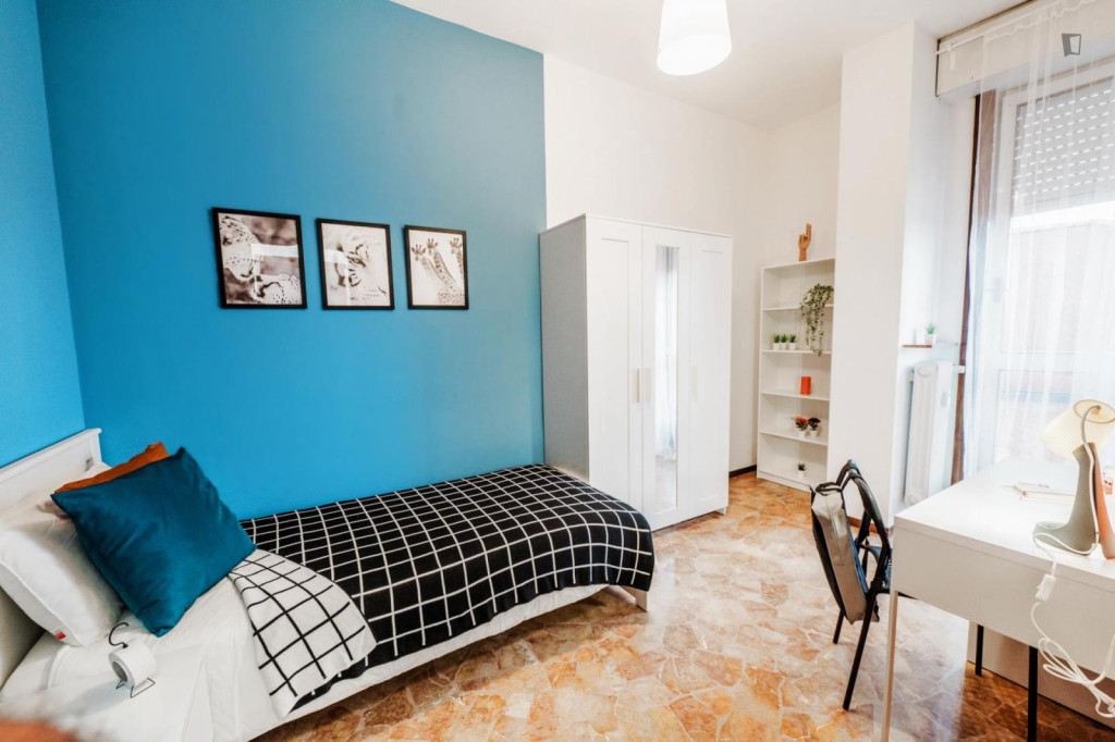 Snug single bedroom near Università degli studi di Bergamo - Bergamo - chambre - ImmoJeune