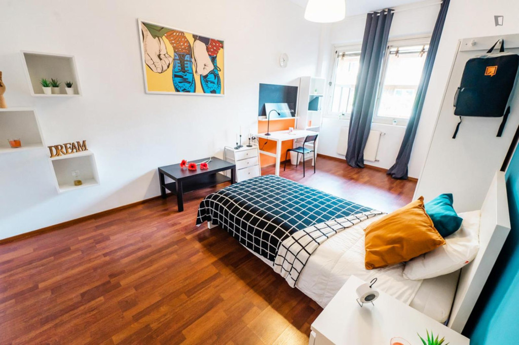 Spacious single bedroom in the heart of Bergamo - Bergamo - chambre - ImmoJeune