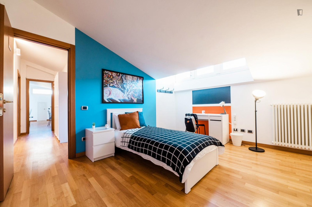 Colourful single bedroom near Città Alta - Bergamo - chambre - ImmoJeune