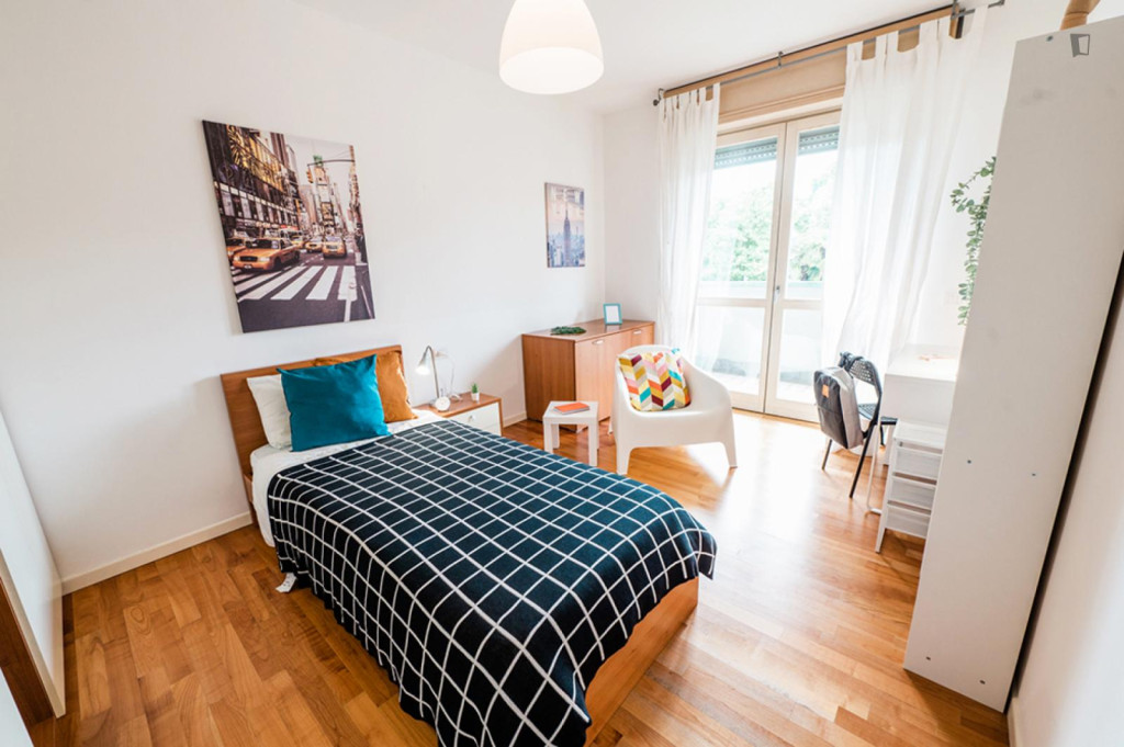 Breezy single bedroom close to Università degli Studi di Bergamo - Bergamo - chambre - ImmoJeune