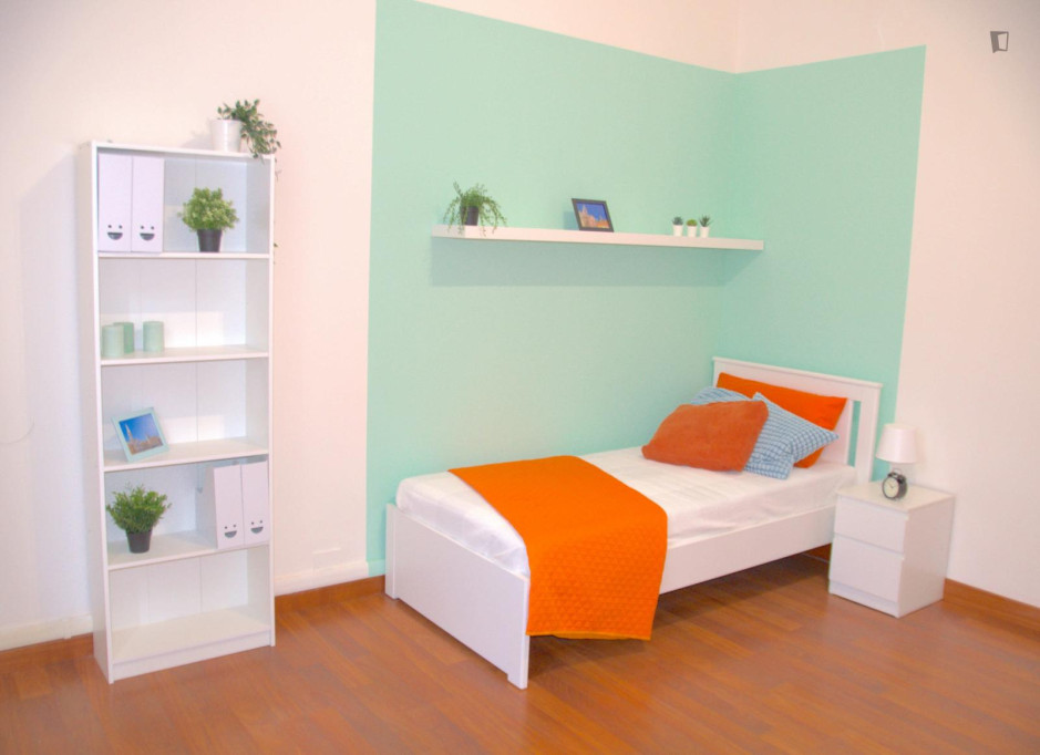 Inviting single bedroom in the heart of Modena