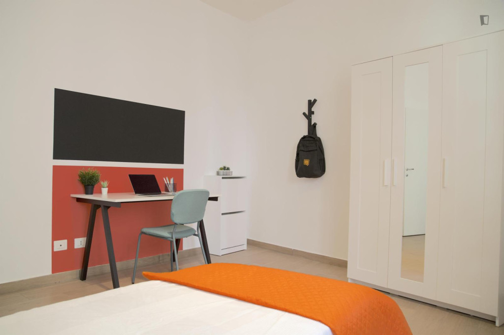 Very nice single bedroom near the Policlinico train station