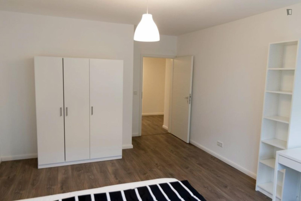 Interesting single bedroom near the Oststraße metro