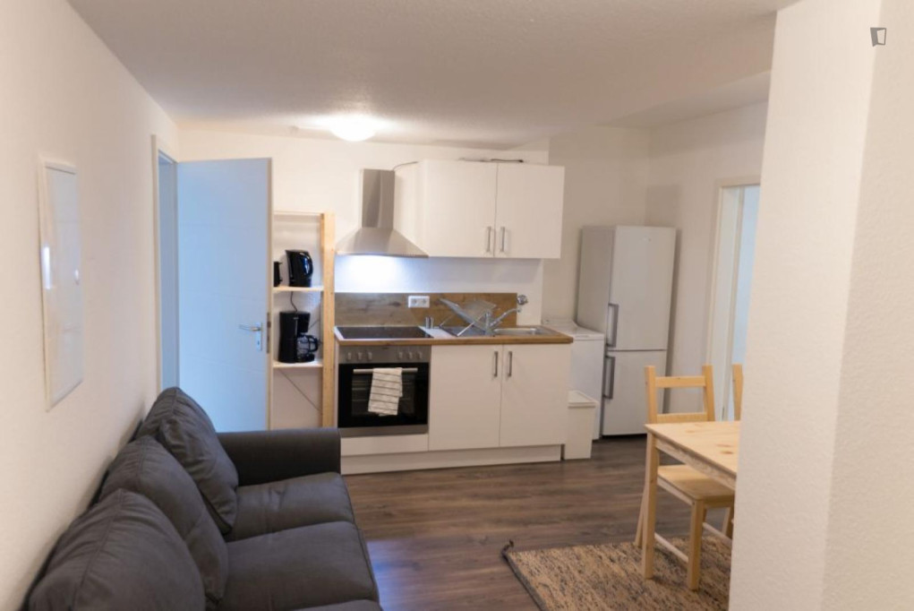 Interesting single bedroom near the Oststraße metro