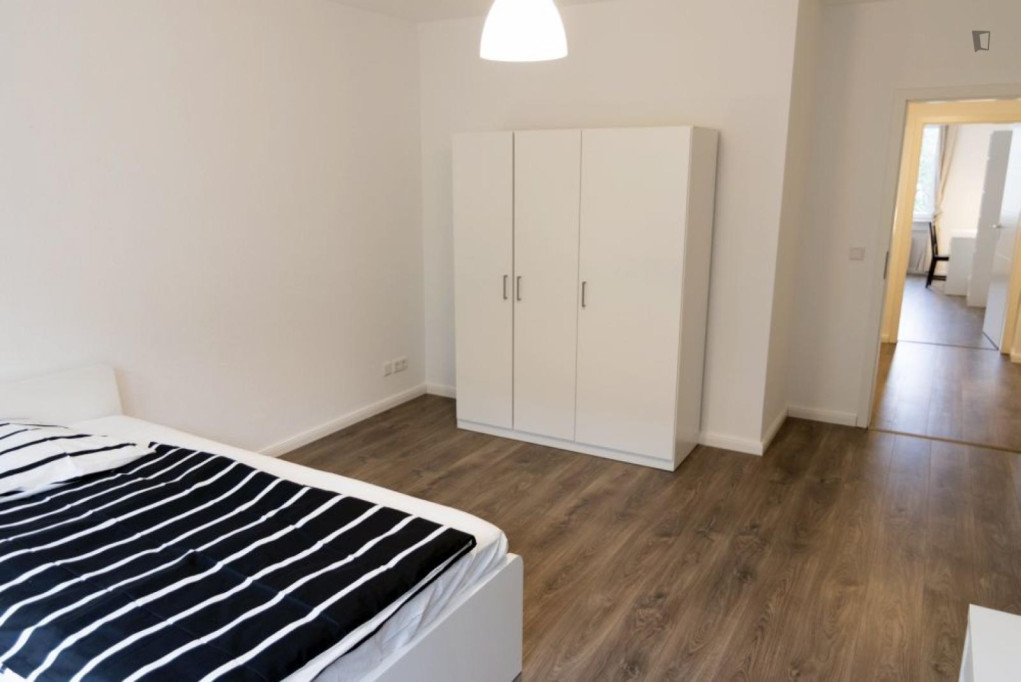 Interesting single bedroom near the Oststraße metro