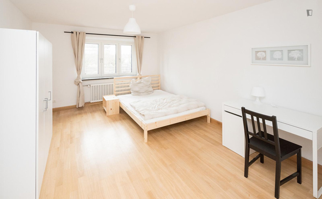 Elegant single bedroom near the Isartor train station - Munich - chambre - ImmoJeune