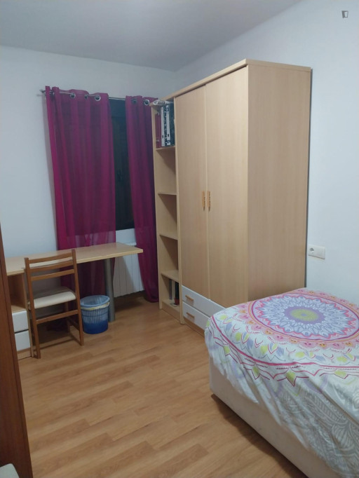 Cozy Single Bedroom close to Faculty of Psychology - Salamanca - chambre - ImmoJeune