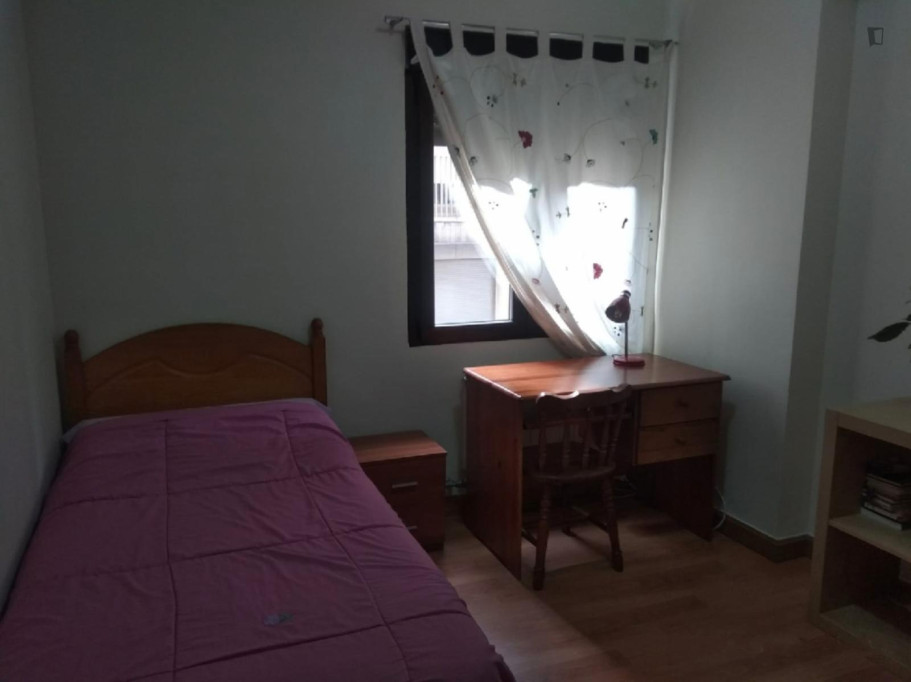 Nice Single Bedroom close to Faculty of Psychology - Salamanca - chambre - ImmoJeune