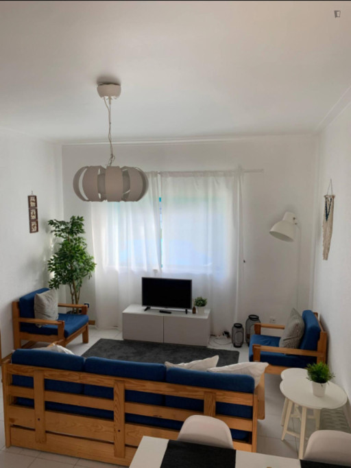 Cozy 1 Bedroom Apartment close to Quiaios Beach - Aveiro - chambre - ImmoJeune