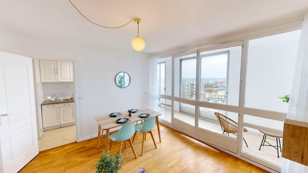 Bright Elegant Apt. near Vilette