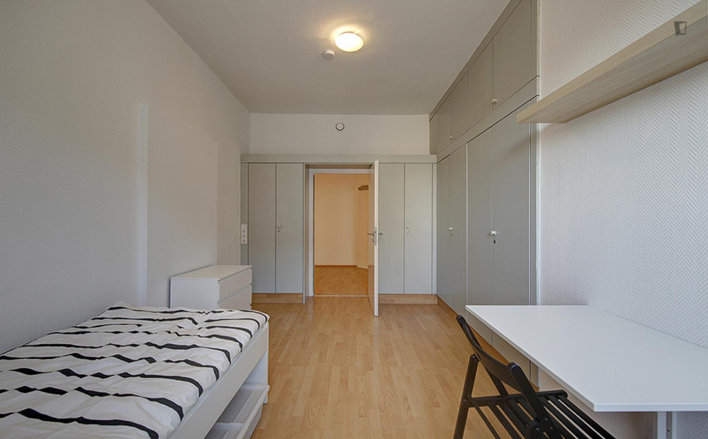 Welcoming single bedroom near the Mercedesstraße metro