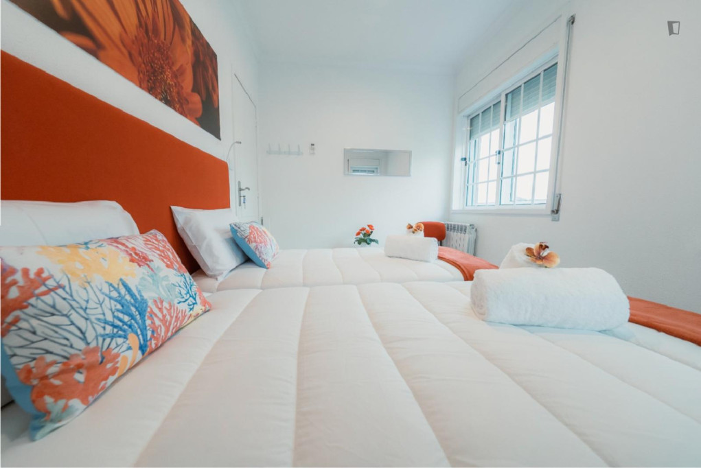 Colourful Twin Bedroom close to Morro Garden - Vila Nova de Gaia - chambre - ImmoJeune
