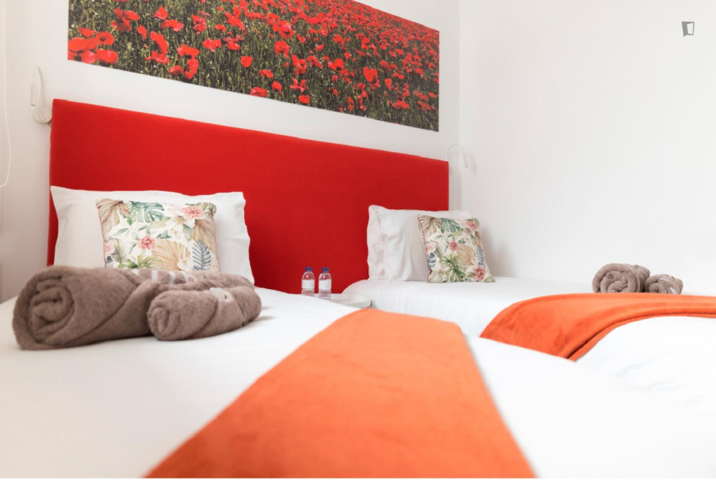 Nice Single Bedroom close to João de Deus Metro - Vila Nova de Gaia - chambre - ImmoJeune