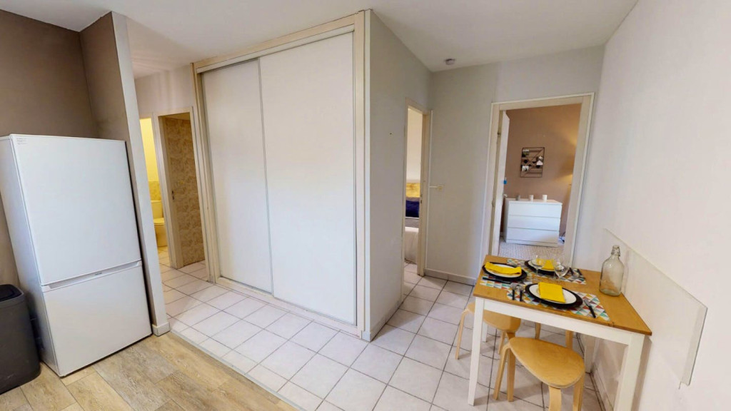 3-Bed Apartment on rue du Puits du Palais