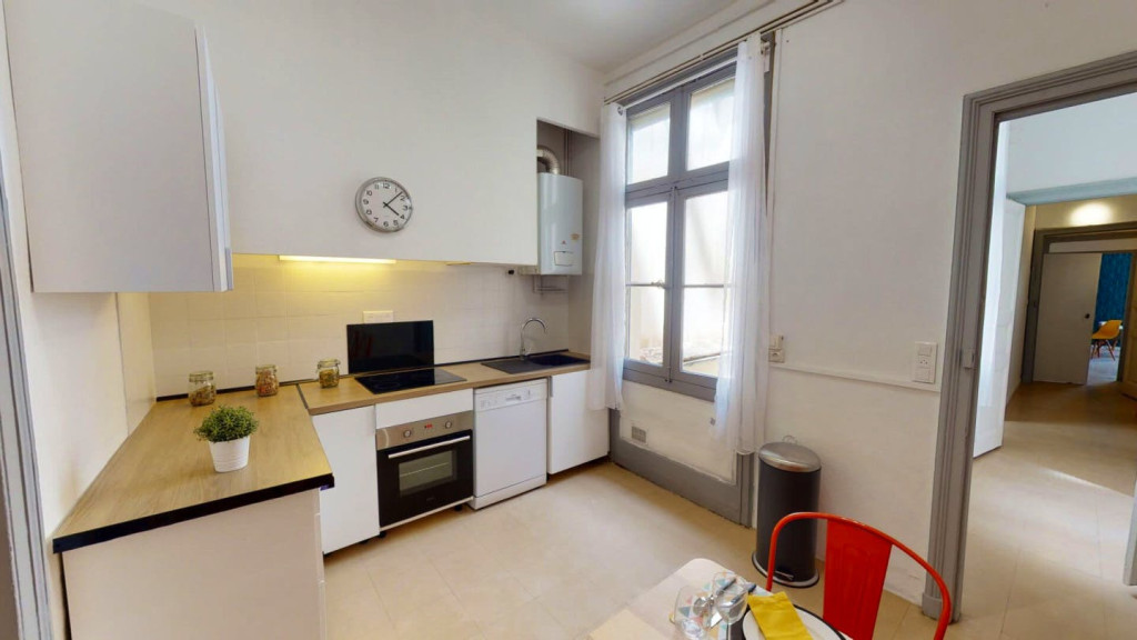 Chic Bright Apt. near Centre Historique