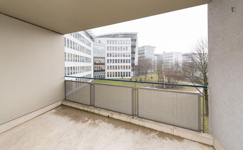 Spacious single bedroom with a balcony, in Neuhausen-Nymphenburg
