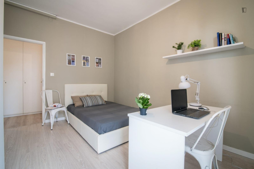 Single bedroom, with balcony, in 4-bedroom apartment - Padova - chambre - ImmoJeune