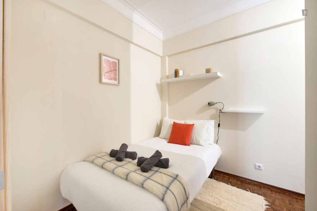 Comfy single bedroom in Alvalade - Lisbonne - chambre - ImmoJeune