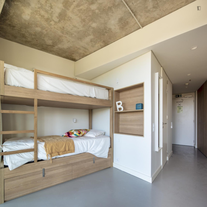 Bed in a large studio, in student-popular Paranhos - Porto - chambre - ImmoJeune