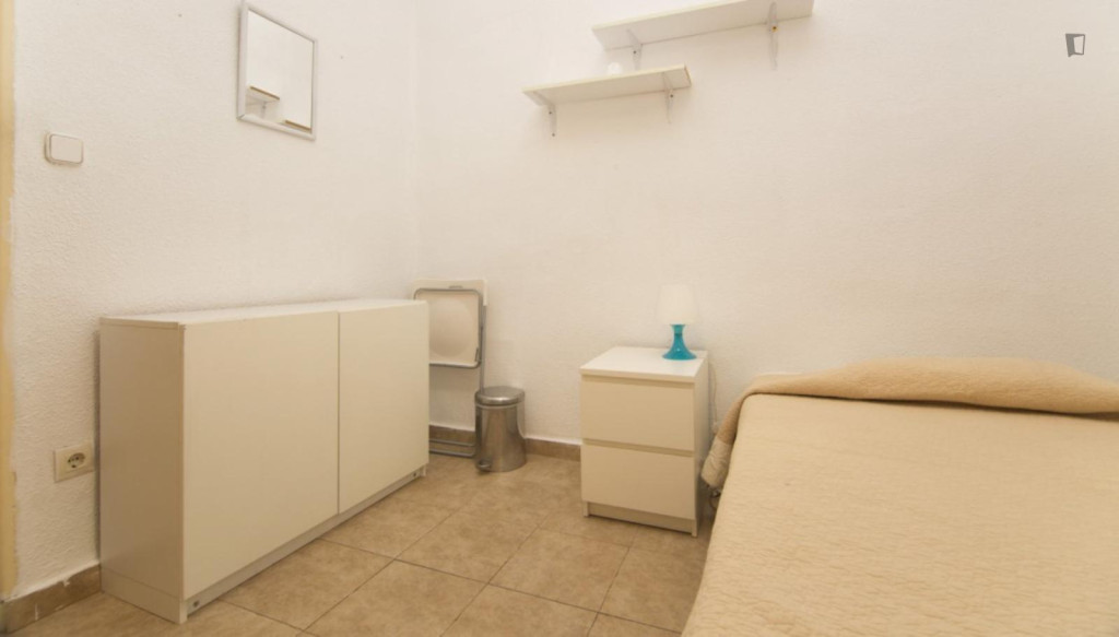 Cosy single bedroom near Universidad Pontificia Comillas - Madrid - chambre - ImmoJeune