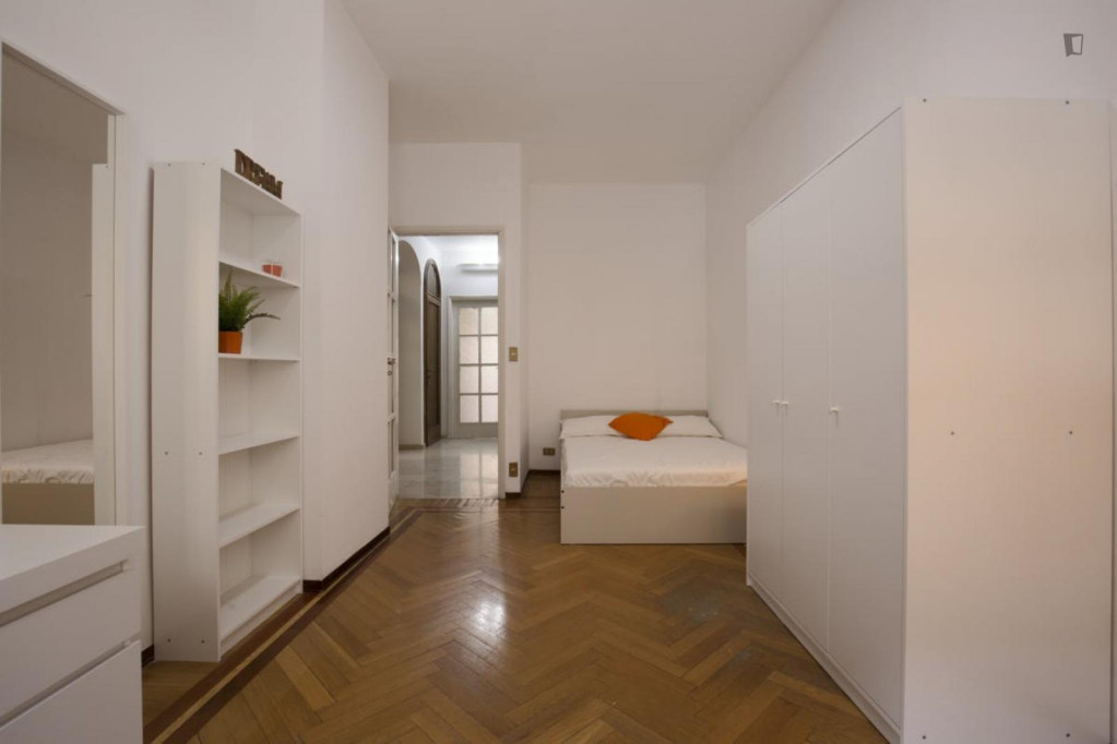 Neat single bedroom in a 5-bedroom apartment close to Mastio della Cittadella Title locale - Turin - chambre - ImmoJeune
