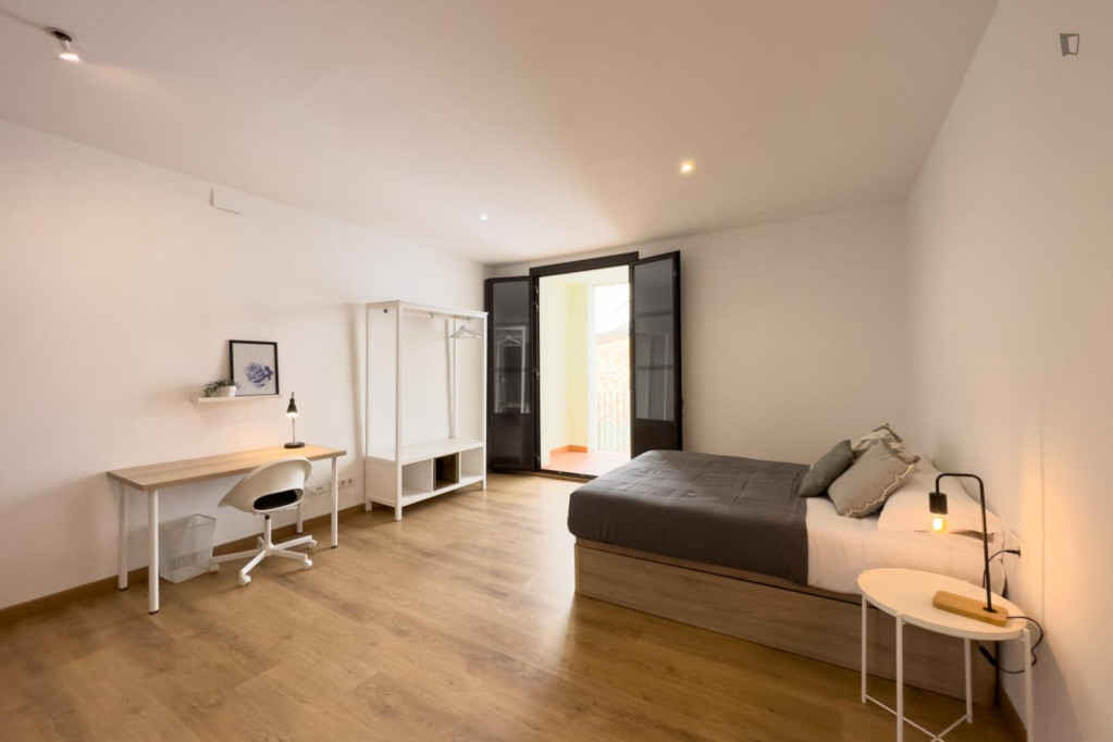 Large double bedroom in central El Raval - Barcelone - chambre - ImmoJeune