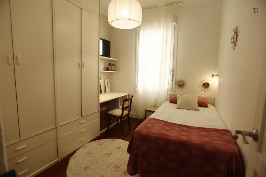 Welcoming single bedroom in Indautxu - Bilbao - chambre - ImmoJeune