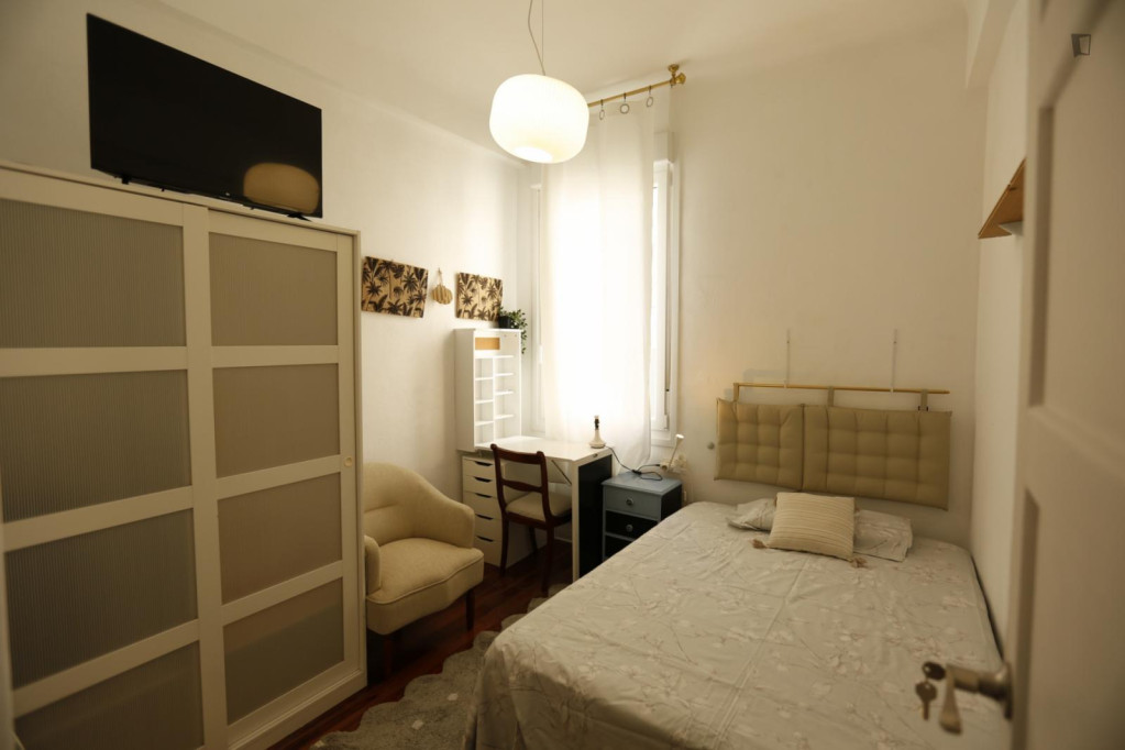 Excellen t double bedroom near the Indautxu metro - Bilbao - chambre - ImmoJeune
