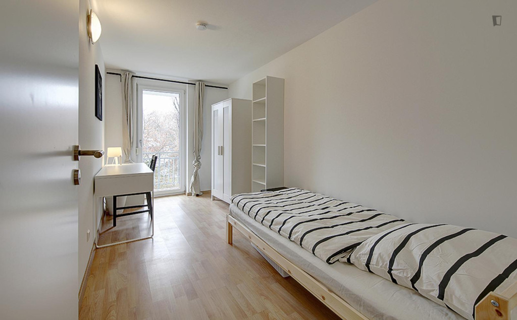 Beautiful single bedroom in Bad Cannstatt - Stuttgart - chambre - ImmoJeune