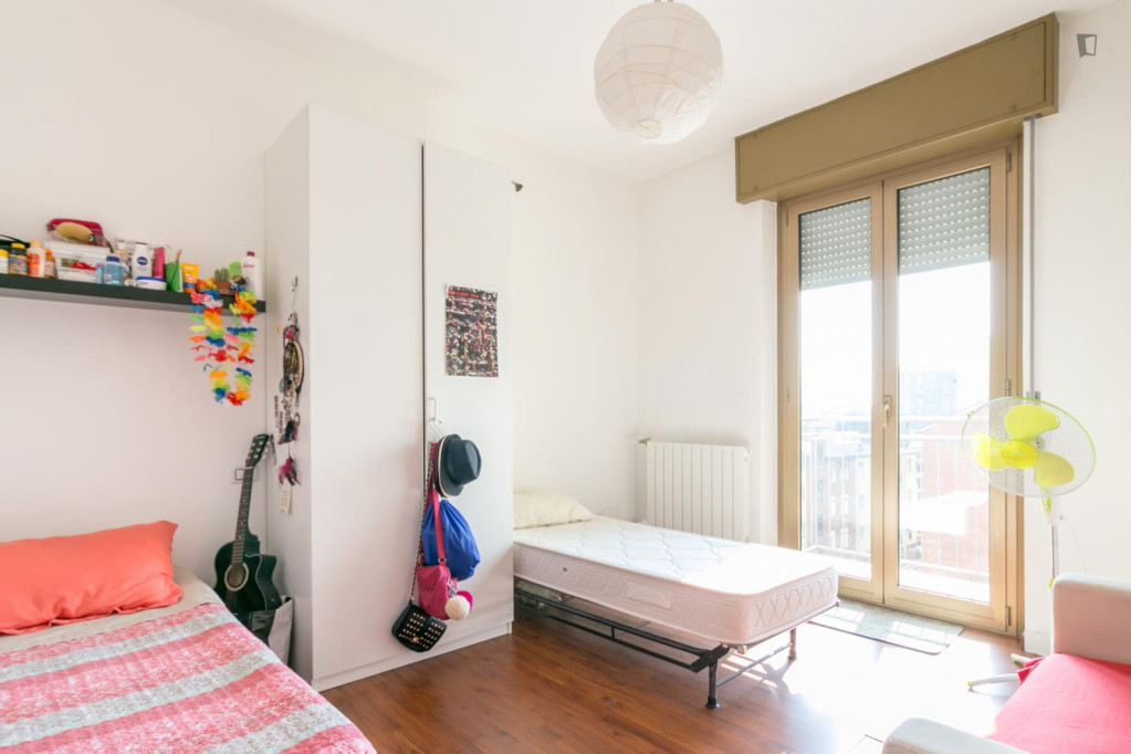 Bright bedroom near Comasina metro station - Milan - chambre - ImmoJeune