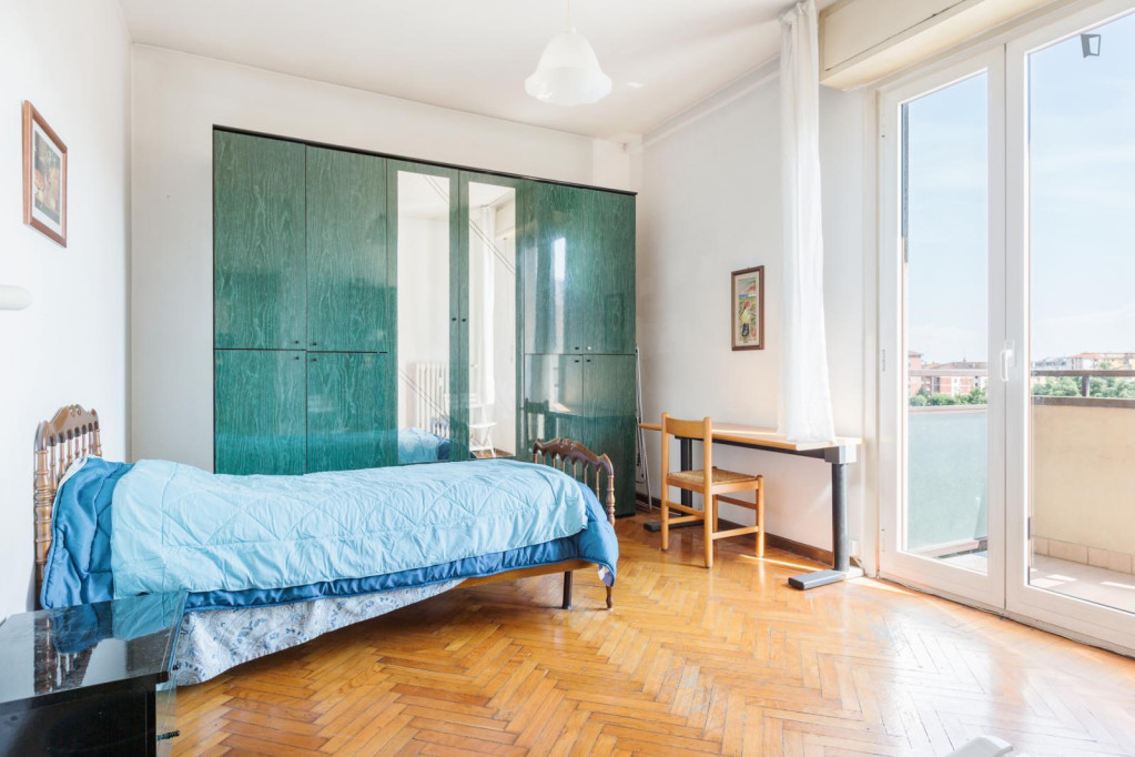 Modern and comfortable single bedroom in a 3-bedroom apartment near the Corvetto metro station - Milan - chambre - ImmoJeune