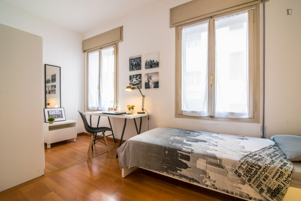 Neat single bedroom close to the central train station