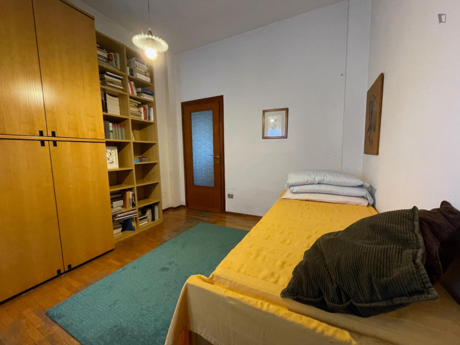 Comfortable single ensuite bedroom in Cernusco sul Naviglio - Milan - chambre - ImmoJeune