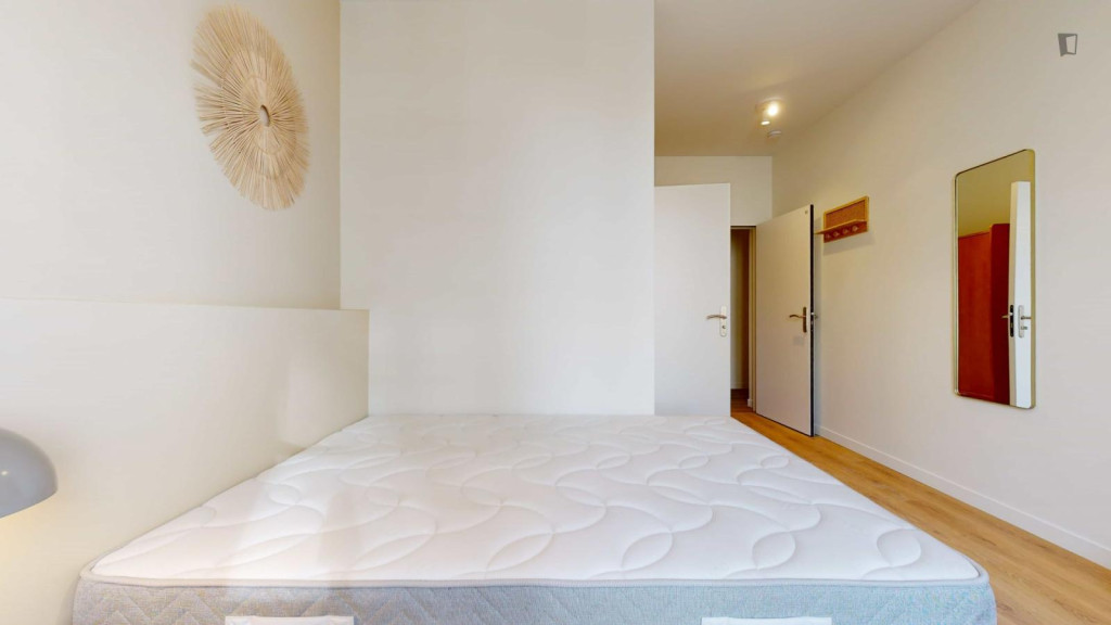 Excellent double ensuite bedroom in Gambetta