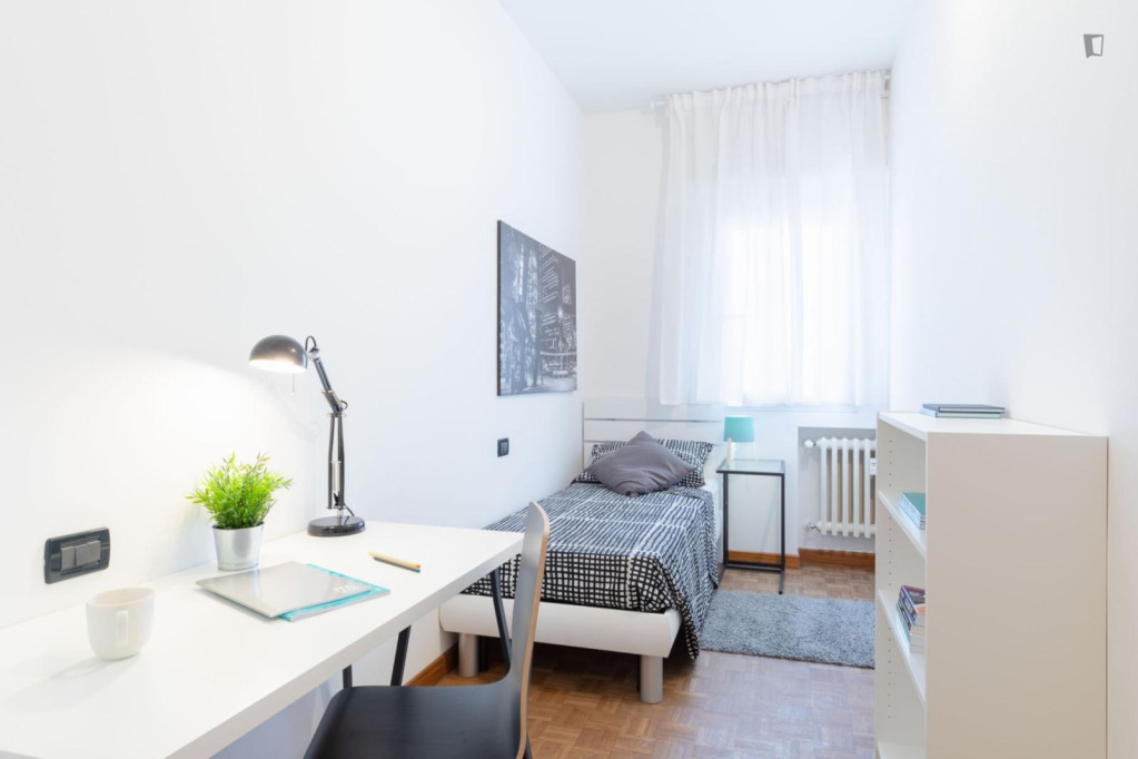 Bright single bedroom near the Mestre train station - Venice - chambre - ImmoJeune