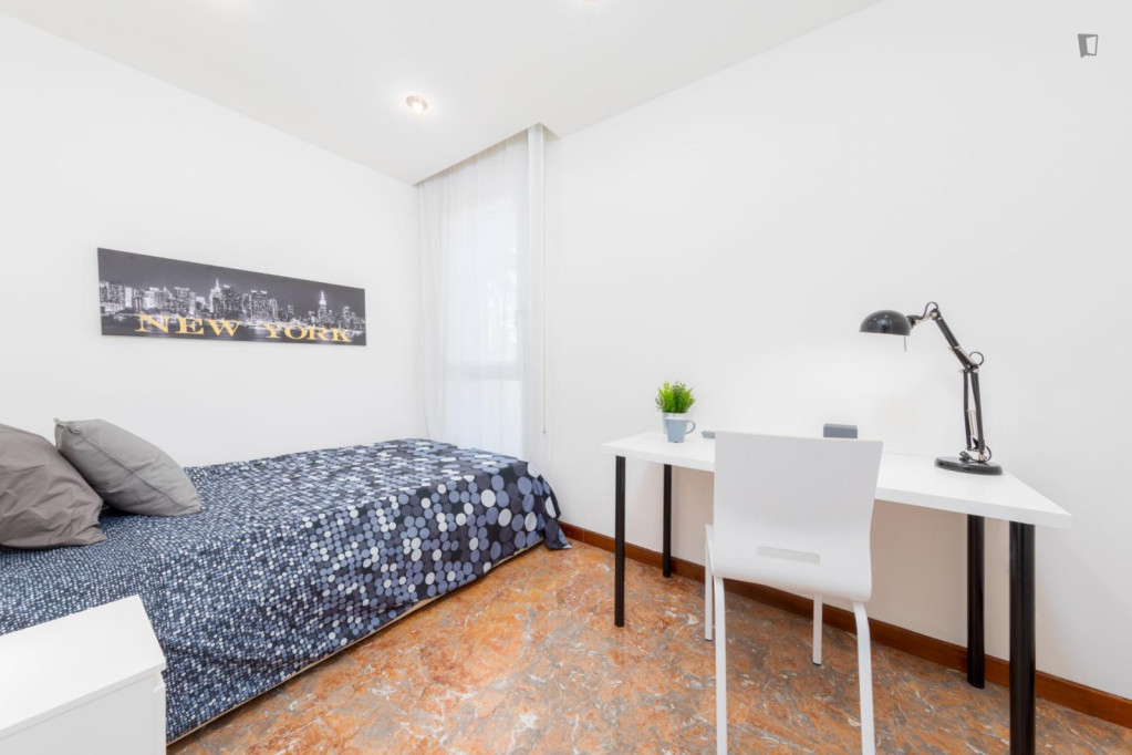 Snug single bedroom in the Mestre district - Venice - chambre - ImmoJeune