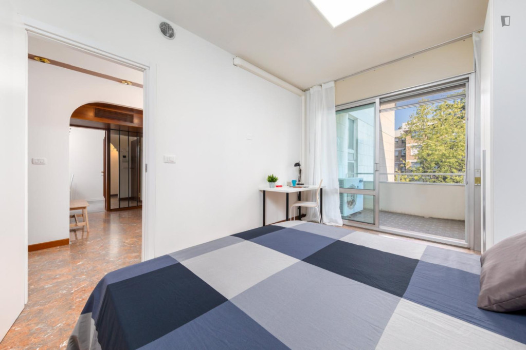 Breezy double bedroom in the Mestre district - Venice - chambre - ImmoJeune