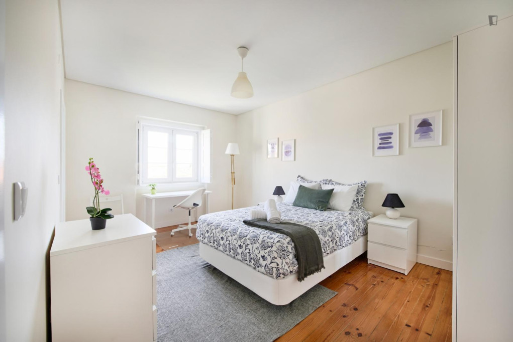 Elegant double bedroom in Alvalade - Lisbonne - chambre - ImmoJeune