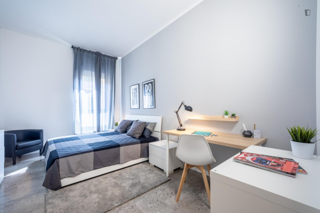 Tasteful double bedroom near the Vicenza train station
