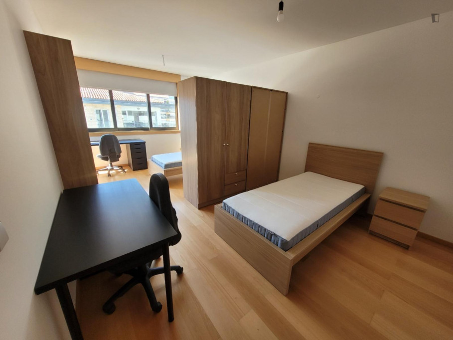 Modern Twin Bedroom close to Faculty of Sciences and Technology of the University of Coimbra Polo 2 - Coimbra - chambre - ImmoJeune