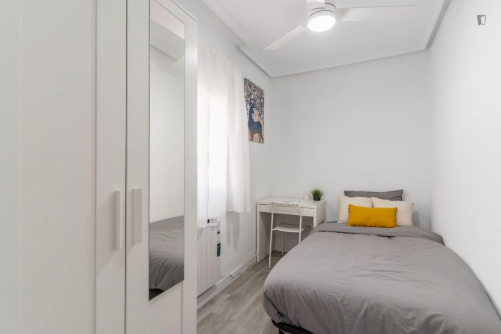 Snug single bedroom in Zofío - Madrid - chambre - ImmoJeune