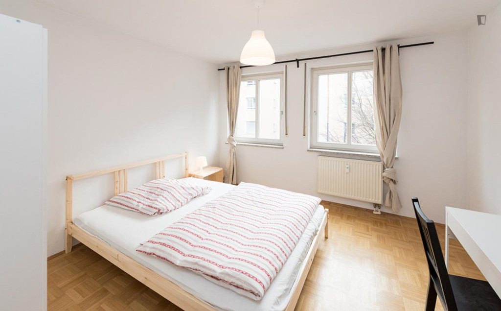 Nice single bedroom in Neuhausen-Nymphenburg - Munich - chambre - ImmoJeune