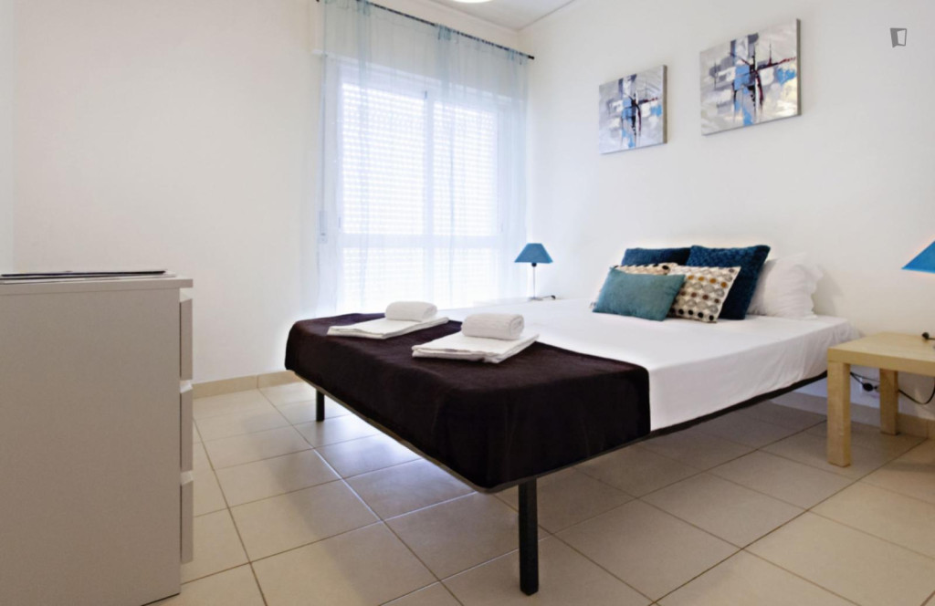 Sunny and lovely 1-bedroom flat 