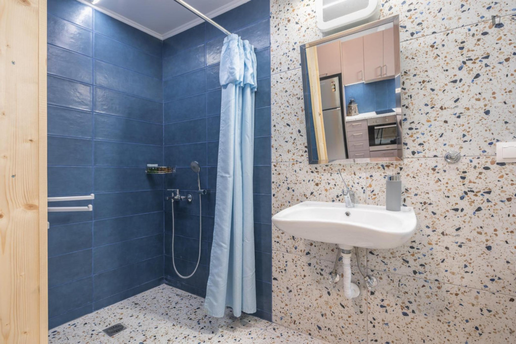 Beautiful loft 1-bedroom apartment close to Metaxourgeio metro station