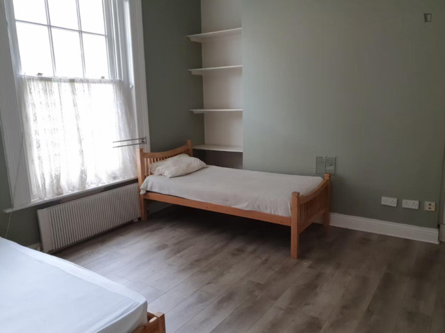 Single bed in cozy twin room in Phibsborough - Dublin - chambre - ImmoJeune