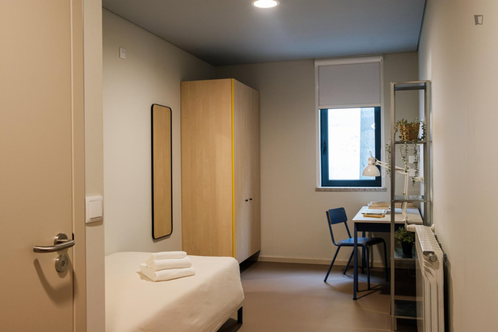 Welcoming single bedroom near Faculdade de Engenharia - Covilha - chambre - ImmoJeune