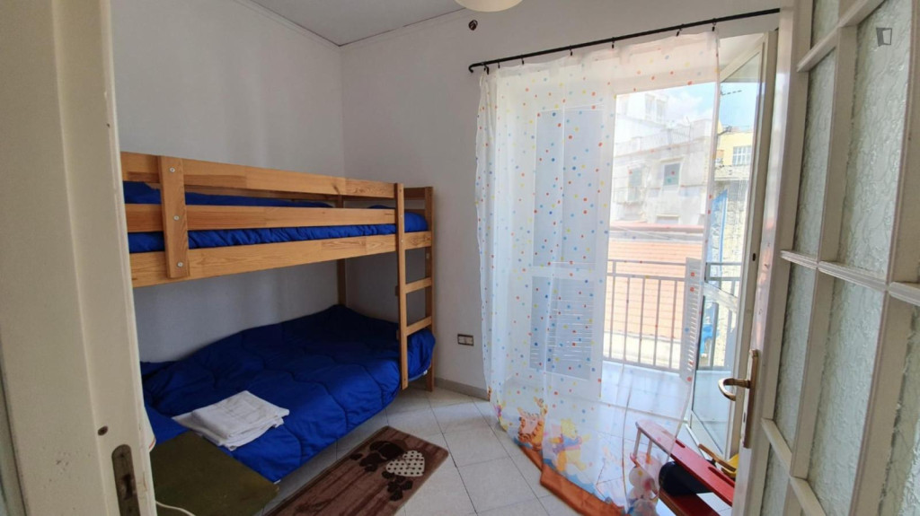 Nice Bunk Bedroom close to Piazza del Plebiscito