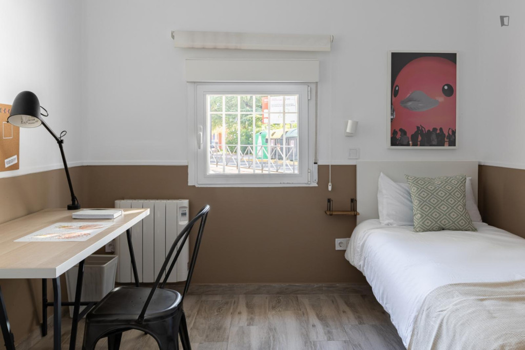 Very comfy single bedroom near the Juan de la Cierva metro - Madrid - chambre - ImmoJeune