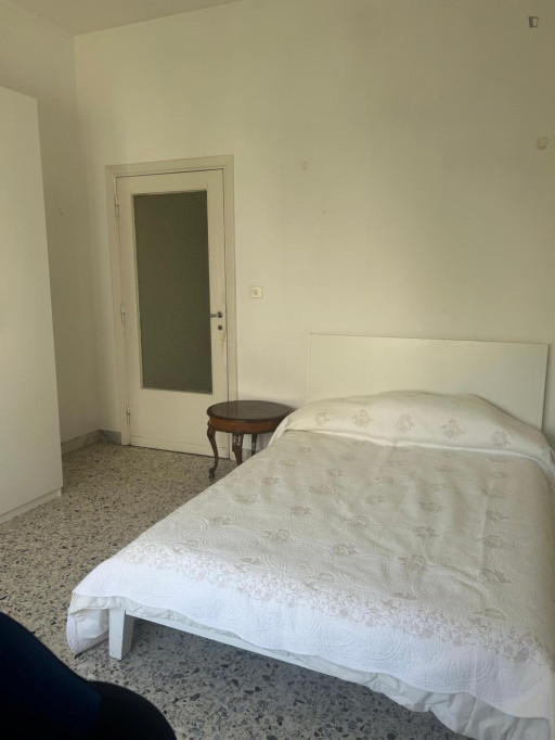 Cozy Bedroom in a 4-bedroom apartment - Rome - chambre - ImmoJeune