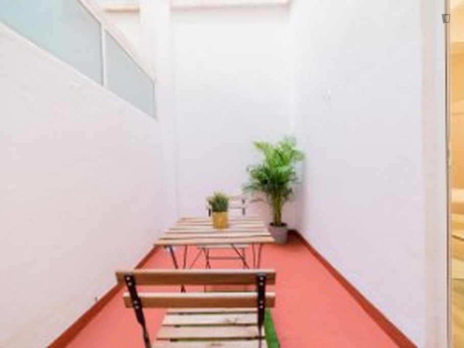 Large Cozy double bedroom in a property with balcony - Valence - chambre - ImmoJeune